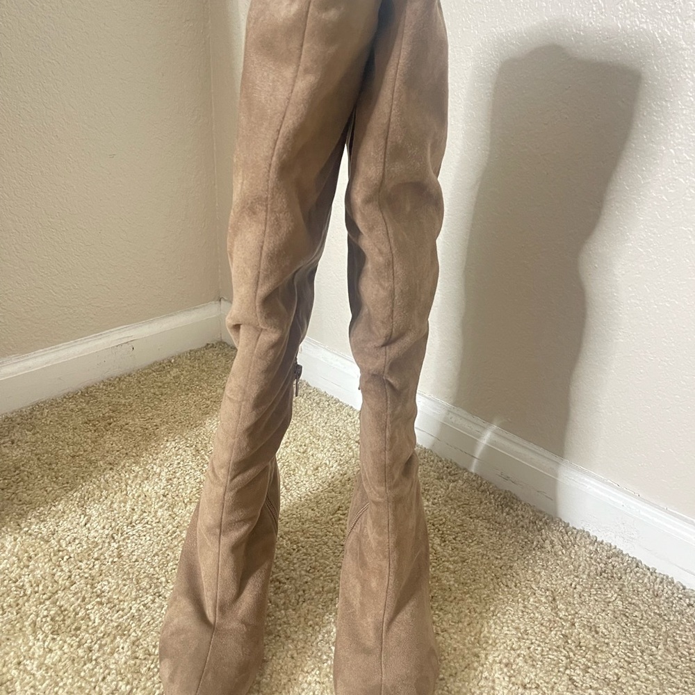 Boots - Picture 2 of 3